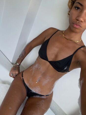 Full leaked Alysontsang private onlyfans photo