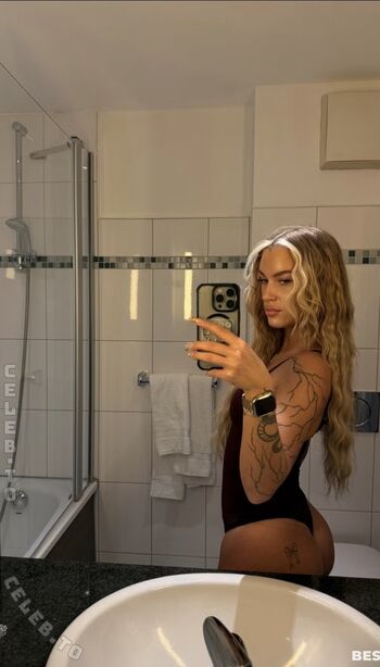 Full leaked Kim lxv private onlyfans photo