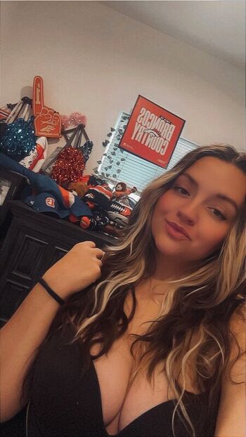 Full leaked Oohkarlalala private onlyfans photo