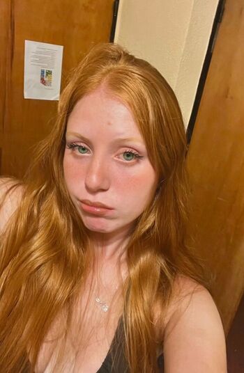 Full leaked Women with pink holes private onlyfans photo